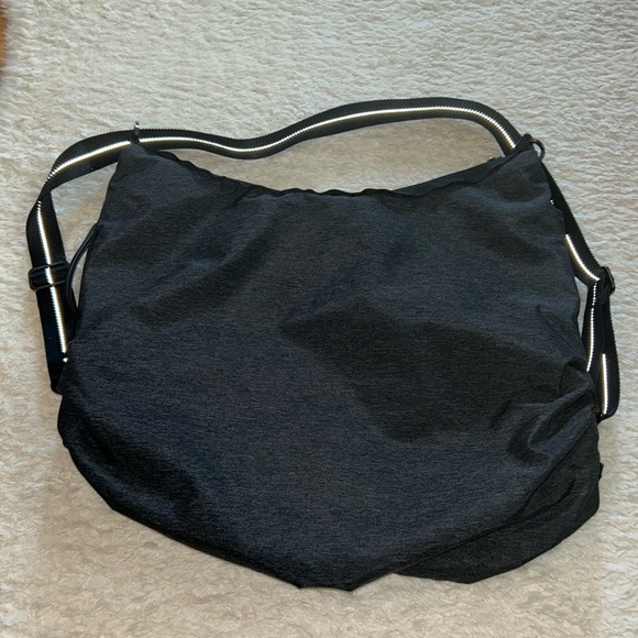 Lululemon Go-Go-Go Tote - Picture 9 of 16